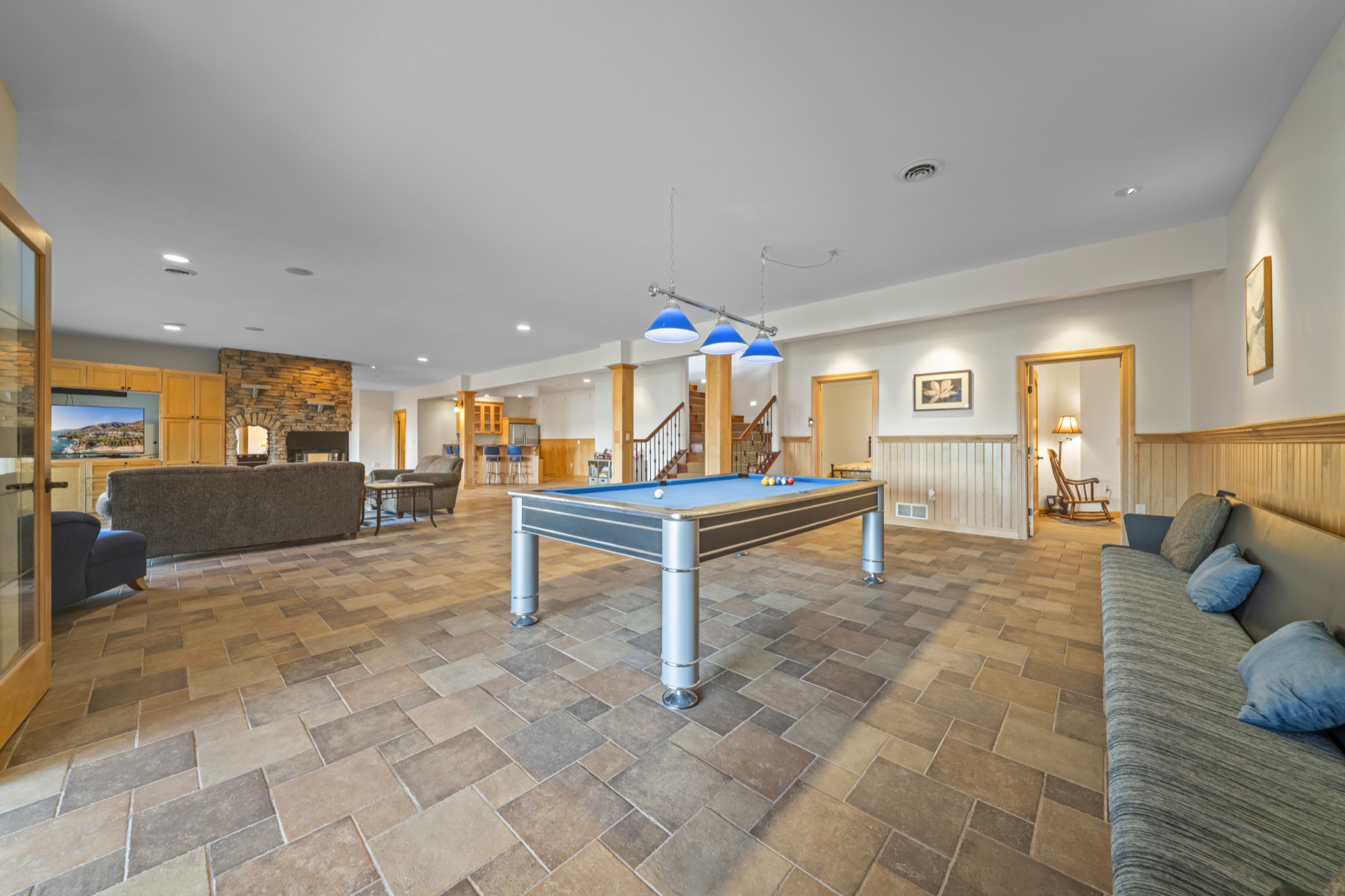 Complete recreation area showing full entertainment space